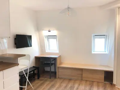 Télévision ou salle de divertissement dans l'établissement Élégance Haussmanienne - Studio moderne au cœur de Paris