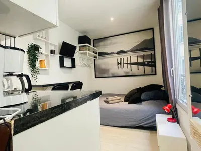 Cuisine ou kitchenette dans l'établissement Calm And Cozy