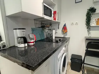 Cuisine ou kitchenette dans l'établissement Calm And Cozy