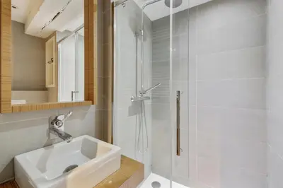 Salle de bains dans l'établissement Élégance confort à l’Odéon by Weekome