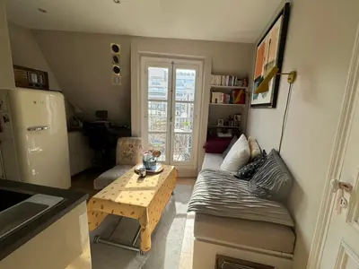 Cuisine ou kitchenette dans l'établissement Cosy appartement lumineux Montparnasse