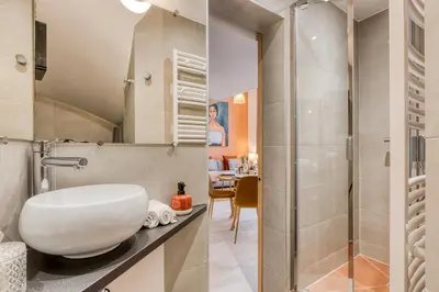 Salle de bains dans l'établissement Maury Modern Loft - AC - Ideal Location - Peaceful
