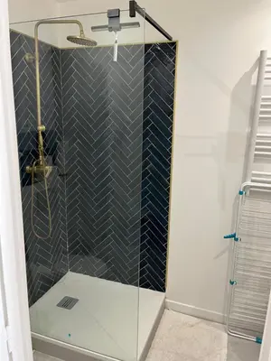 Salle de bains dans l'établissement Appartement 2 pièces tout neuf Buttes Chaumont