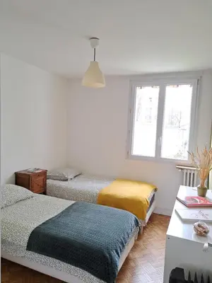Un ou plusieurs lits dans un hébergement de l'établissement Appartement de designer, Grand Paris pour 6 personnes, Metro 14