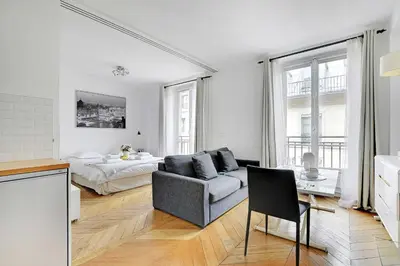 Coin salon dans l'établissement Authentic apartment - 1BR-2P - Palais Garnier