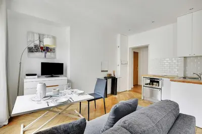 Cuisine ou kitchenette dans l'établissement Authentic apartment - 1BR-2P - Palais Garnier