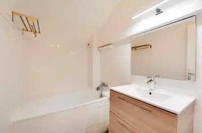 Salle de bains dans l'établissement Duplex Charme Bastille - 8P - Confort Premium