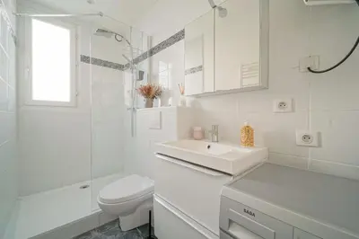 Salle de bains dans l'établissement Soleil Vert - Ravissant cocon moderne - proche Stade de France