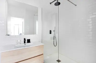 Salle de bains dans l'établissement Splendid apartment - 2BR 4P - Sacré-Cœur
