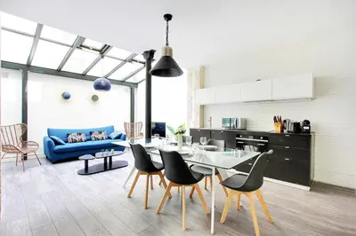 Cuisine ou kitchenette dans l'établissement Luminous apartment 4P2BD Sacré-Coeur Montmartre - G