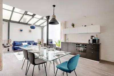 Cuisine ou kitchenette dans l'établissement Luminous apartment 4P2BD Sacré-Coeur Montmartre - G