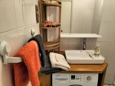 Salle de bains dans l'établissement Cozy Studio Bastille with balcony