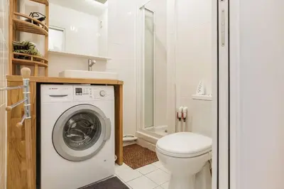 Salle de bains dans l'établissement Cozy Studio Bastille with balcony