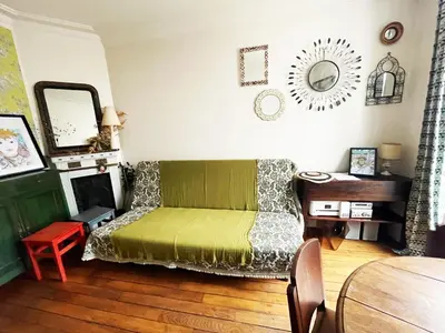 Coin salon dans l'établissement Flat in Montmartre/Abbesses