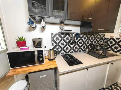 Cuisine ou kitchenette dans l'établissement 3 Pièces à Saint-Ouen (Métro 13/14)