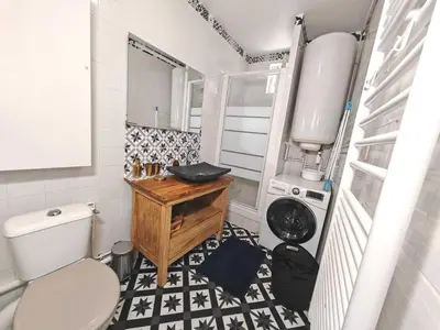 Salle de bains dans l'établissement 3 Pièces à Saint-Ouen (Métro 13/14)