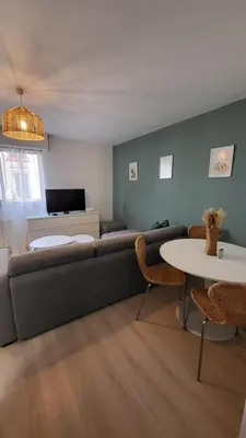Télévision ou salle de divertissement dans l'établissement Studio confortable et charmant