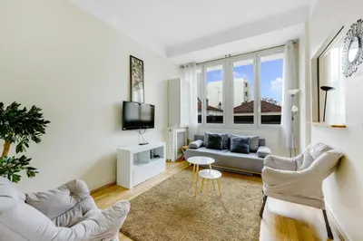 Télévision ou salle de divertissement dans l'établissement Cocon chaleureux aux portes de Paris