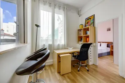 Télévision ou salle de divertissement dans l'établissement Cocon chaleureux aux portes de Paris