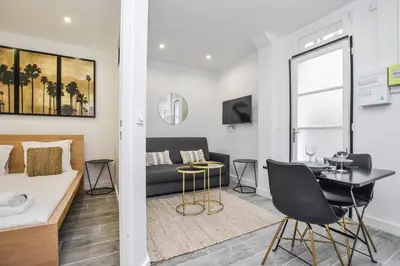 Télévision ou salle de divertissement dans l'établissement Cosy apartment - 1BR-4P - Auteuil