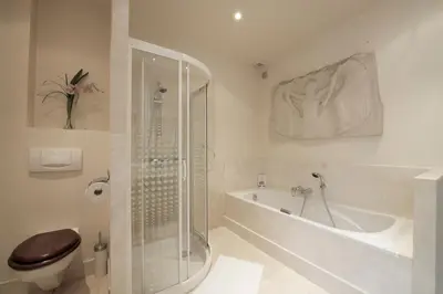 Salle de bains dans l'établissement La Villa Paris - B&B