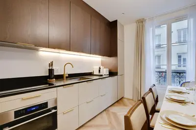 Cuisine ou kitchenette dans l'établissement Luxurious Apartment - 3BDR-8P - Bastille