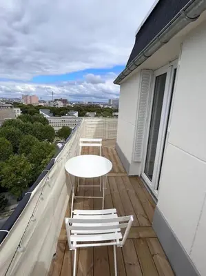 Balcon ou terrasse dans l'établissement PARIS Balcony TOP FLOOR Room