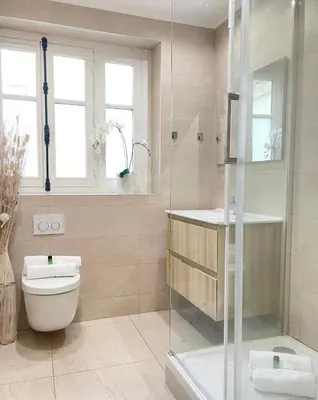 Salle de bains dans l'établissement PERGO