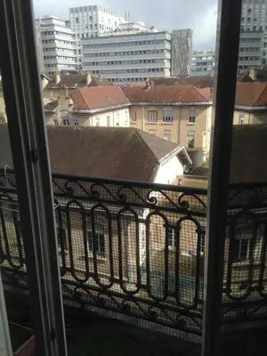 Balcon ou terrasse dans l'établissement Guest house dans appartement sur Paris