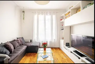 Télévision ou salle de divertissement dans l'établissement Paris en 10 min, T3 dans le centre ville de Puteaux