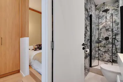 Salle de bains dans l'établissement Dream Home near Sacre Coeur