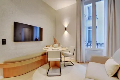 Coin salon dans l'établissement Dream Home near Sacre Coeur