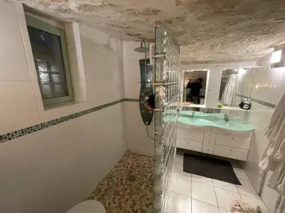 Salle de bains dans l'établissement ChezAdrienParis - Appartement de 90m2 en souplex