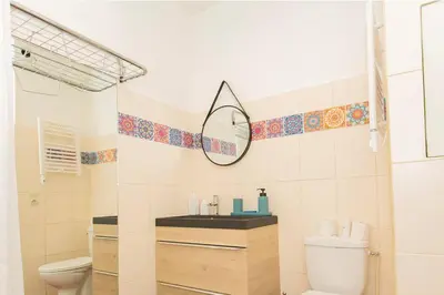 Salle de bains dans l'établissement appartement trois pièces au cœur de Montmartre