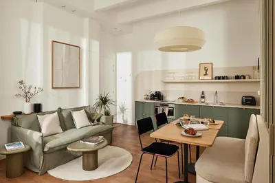 Cuisine ou kitchenette dans l'établissement Art Deco Loft - 2BR and 2BA near Canal Saint Martin
