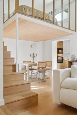 Coin salon dans l'établissement Suite luxueuse avec jardin privé Sauna et Jacuzzi