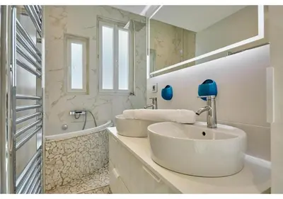 Salle de bains dans l'établissement Duplex Center of Paris by Studio prestige