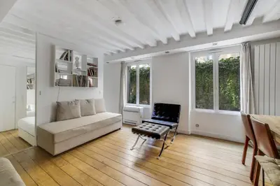 Télévision ou salle de divertissement dans l'établissement Hot Hot Hot Loft Faubourg Saint-Denis