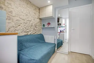Cuisine ou kitchenette dans l'établissement Tiny boutique studio in Paris 11