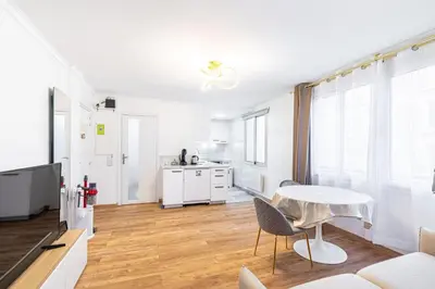 Cuisine ou kitchenette dans l'établissement Paris cœur Quartier de Latin Superbe appartement de 40 m2