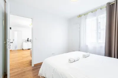 Un ou plusieurs lits dans un hébergement de l'établissement Paris cœur Quartier de Latin Superbe appartement de 40 m2