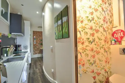Cuisine ou kitchenette dans l'établissement L'Elégance à la Butte aux Cailles
