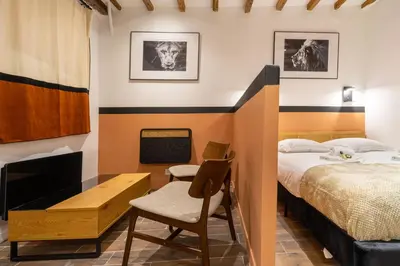 Un ou plusieurs lits dans un hébergement de l'établissement Luxe Marais Getaway - Suite Exclusive avec Sauna