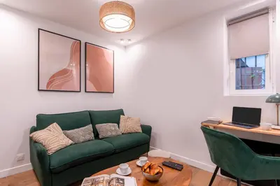 Coin salon dans l'établissement NEW - Designer Flat for 4 pp