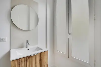 Salle de bains dans l'établissement Pick A Flat's Apartement in Nation - rue d'Avron