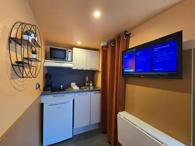 Cuisine ou kitchenette dans l'établissement 1G- Studio tout equipé proche de la scène musicale