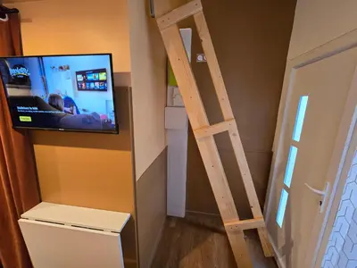 Télévision ou salle de divertissement dans l'établissement 1G- Studio tout equipé proche de la scène musicale