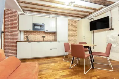 Cuisine ou kitchenette dans l'établissement NOUVEAU - Loft industriel - 4pp