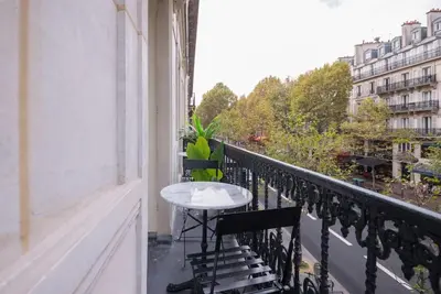 Balcon ou terrasse dans l'établissement Bright and Gorgeous flat in the heart of Paris