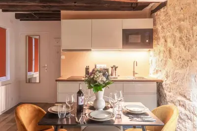 Cuisine ou kitchenette dans l'établissement Ideal and cozy 2BD in Saint-Martin